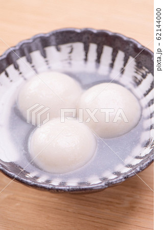 食べる 食事をする 食事 62144000