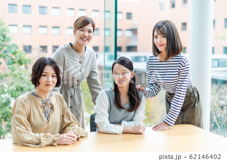 オフィス ビジネスウーマン　撮影協力「近畿大学」 62146402