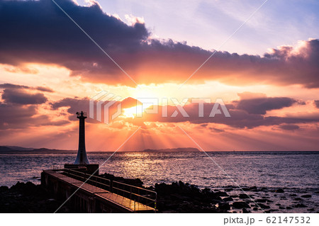 瀬詰崎灯台 (夕景) 瀬詰崎灯台 (夕景) 62147532