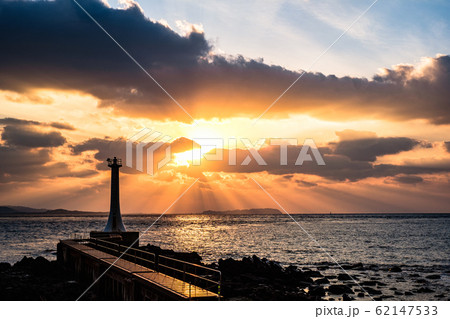 瀬詰崎灯台 (夕景) 瀬詰崎灯台 (夕景) 62147533