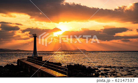 瀬詰崎灯台 （夕景） 62147537