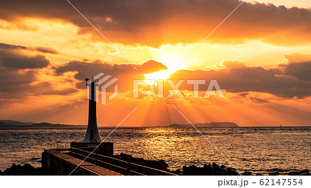 瀬詰崎灯台 （夕景） 62147554