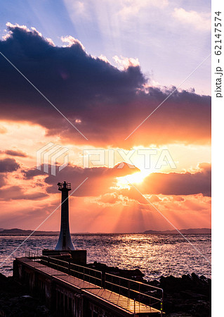 瀬詰崎灯台 (夕景) 瀬詰崎灯台 (夕景) 62147574