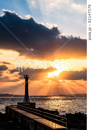瀬詰崎灯台 (夕景) 瀬詰崎灯台 (夕景) 62147576