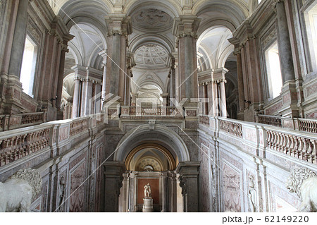 カゼルタ宮殿の大階段 62149220