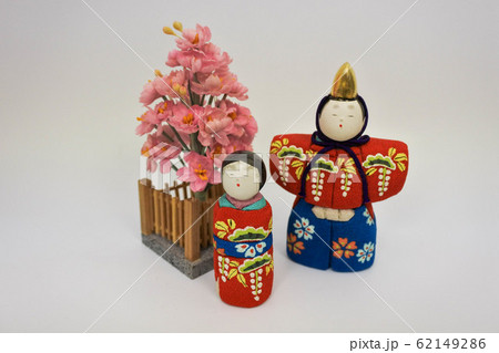 古い木目込みのひな人形、立ち雛です。 古い木目込みのひな人形、立ち雛です。 62149286