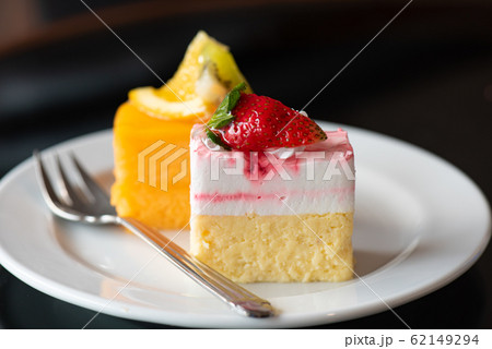 Orange cake and Yoghurt ribbon cheese cake Orange cake and Yoghurt ribbon cheese cake 62149294