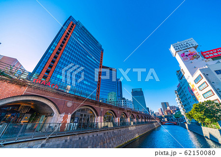 日本の東京都市景観 万世橋からマーチエキュートや神田川を望む（奥は御茶ノ水駅方向） 62150080
