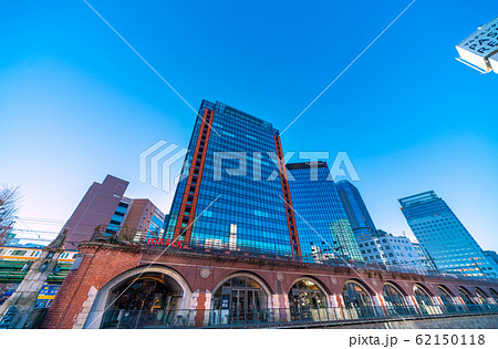 日本の東京都市景観 万世橋からマーチエキュートや神田川を望む(奥は御茶ノ水駅方向) 日本の東京都市景観 万世橋からマーチエキュートや神田川を望む(奥は御茶ノ水駅方向) 62150118