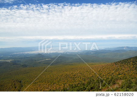 紅葉の八甲田山系 62158020