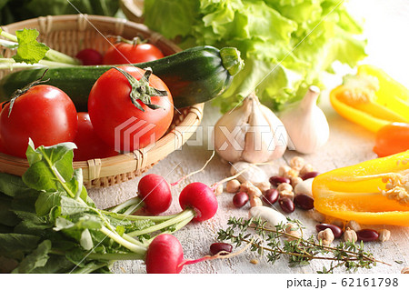 色々な野菜の集合イメージ写真 色々な野菜の集合イメージ写真 62161798