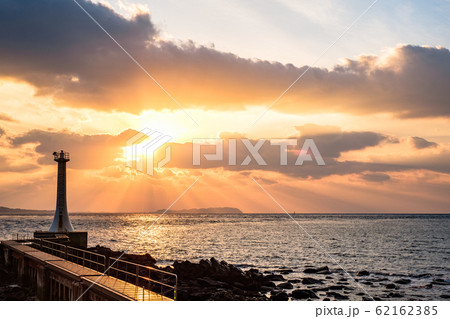 瀬詰崎灯台 （夕景） 62162385