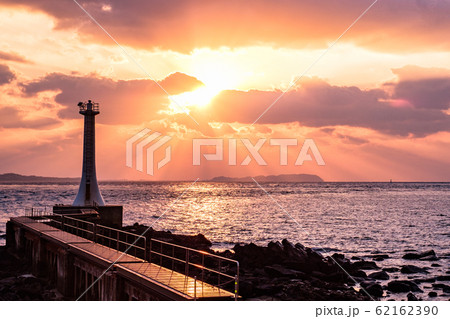 瀬詰崎灯台 (夕景) 瀬詰崎灯台 (夕景) 62162390