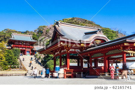 鎌倉 鶴岡八幡宮 本宮と舞殿 鎌倉 鶴岡八幡宮 本宮と舞殿 62165741