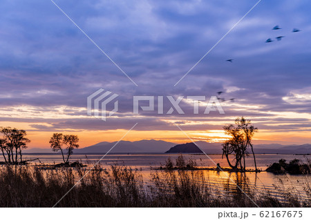 琵琶湖の夕景 湖北みずどりステーションの前 琵琶湖の夕景 湖北みずどりステーションの前 62167675