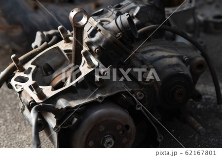 バイクのエンジンのオーバーホール 62167801