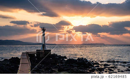 瀬詰崎灯台 （夕景） 62169485