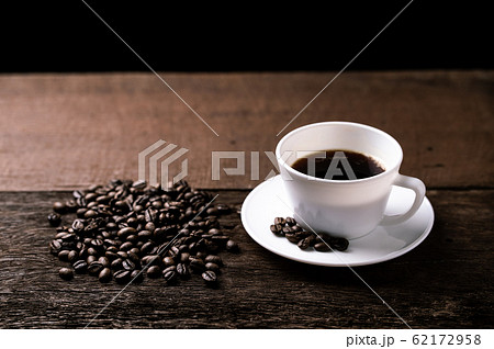 Hot coffee with blurry background Hot coffee with blurry background 62172958