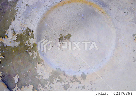 The texture of a voluminous metal wall 62176862
