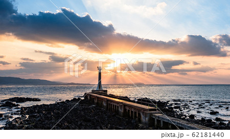瀬詰崎灯台 (夕景) 瀬詰崎灯台 (夕景) 62181440