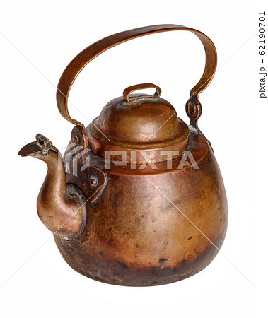 Aged antique copper kettle Aged antique copper kettle 62190701