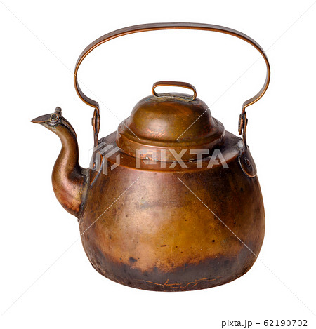 Aged antique copper kettle Aged antique copper kettle 62190702