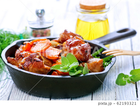 fried meat with vegetables fried meat with vegetables 62193321