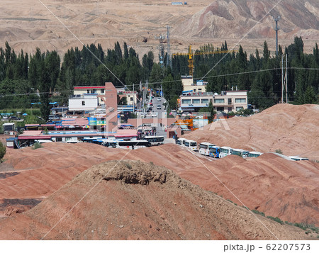 中国 甘粛省 張掖 七彩丹霞景区 西出口 Zhangye Qicai Danxia Geopark 62207573