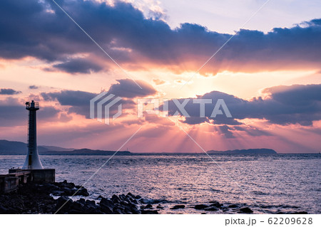 瀬詰崎灯台 (夕景) 瀬詰崎灯台 (夕景) 62209628