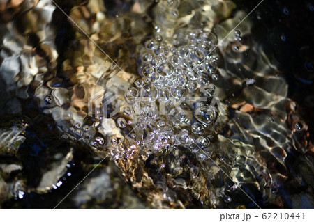 渓流の水泡 渓流の水泡 62210441