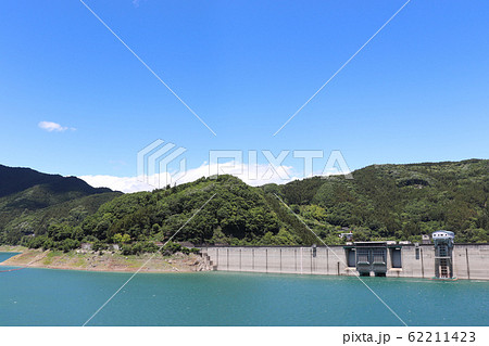 神流湖（埼玉県神川町、群馬県藤岡市） 62211423