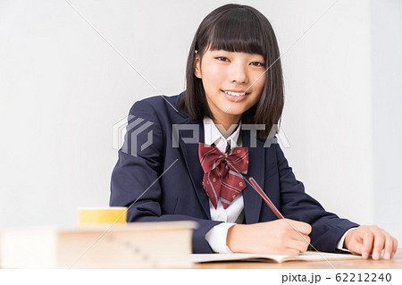 勉強する女の子 制服 勉強する女の子 制服 62212240