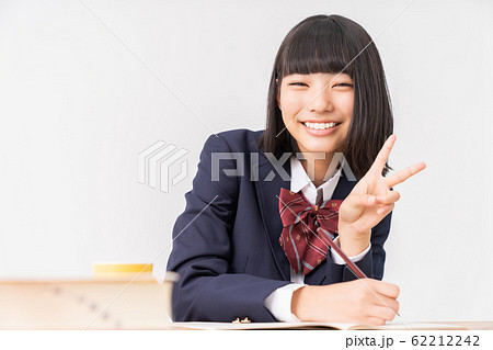 勉強する女の子 制服 勉強する女の子 制服 62212242
