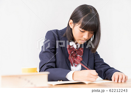 勉強する女の子 制服 勉強する女の子 制服 62212243