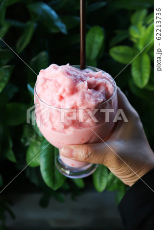 strawberry yogurt or strawberry smoothie 62213736
