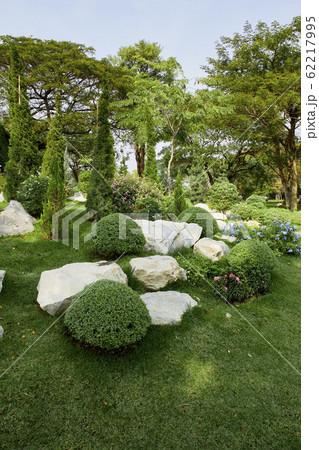 Asian green lawn backyard garden decorations 62217995