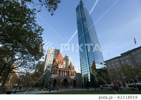 ボストン　　コープリースクエアー　トリニティ教会と200クラレンドン 62218059