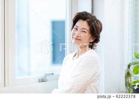 美しいシニア女性 62222378
