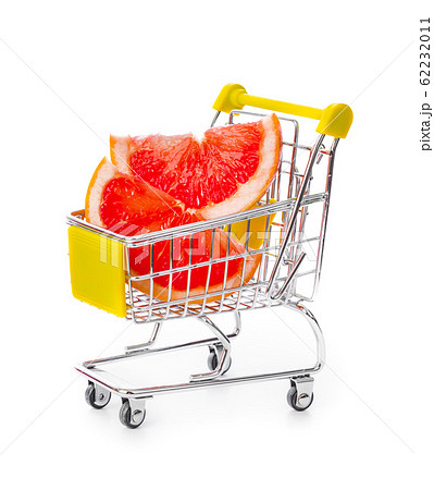 Ripe grapefruits in shopping cart Ripe grapefruits in shopping cart 62232011