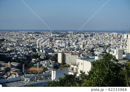 那覇市　遠景　(首里城から見下ろした町並み)　2019年12月 62233968