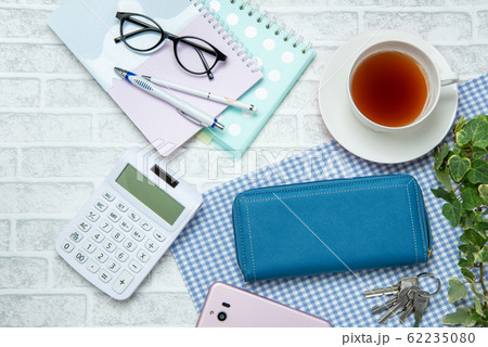 春財布　流行りのクラシックブルーの財布 62235080