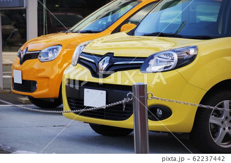 販売店に並ぶクルマ 輸入車 ルノー 販売店に並ぶクルマ 輸入車 ルノー 62237442