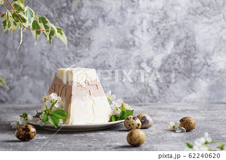 Traditional Easter cottage cheese dessert 62240620