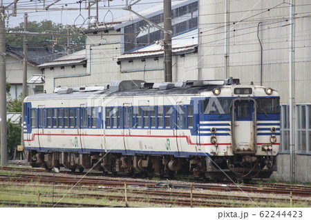 酒田駅で入換えを行うキハ47 62244423