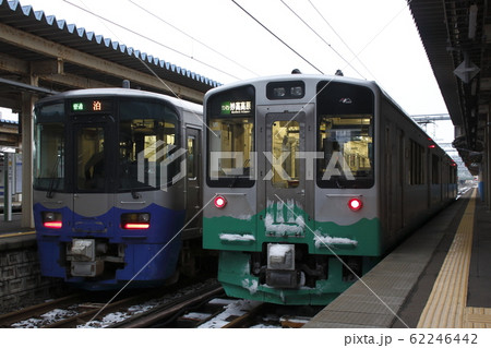 直江津駅に停車中のえちごトキめき鉄道線 62246442