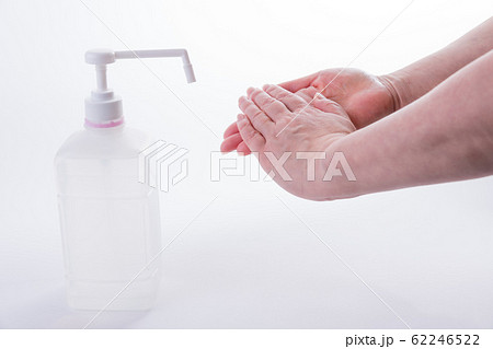 【アルコール消毒　手洗い】 62246522