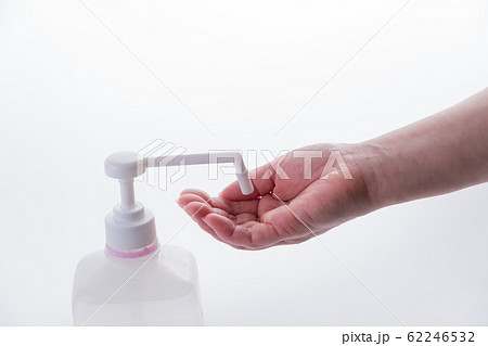 【アルコール消毒　手洗い】 62246532