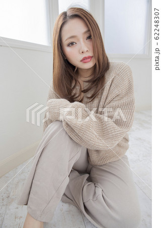 ストレート　ミディアムヘアー　髪型　美容室 62248307
