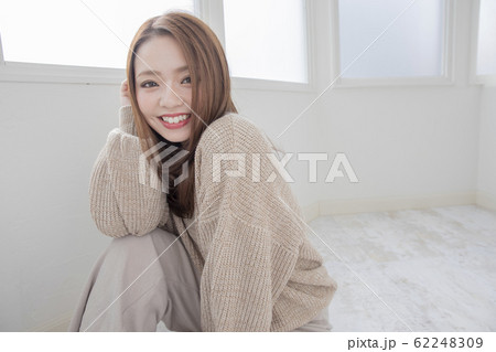 ストレート　ミディアムヘアー　髪型　美容室 62248309