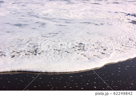 九十九里浜に寄せる白波（1） 62249842